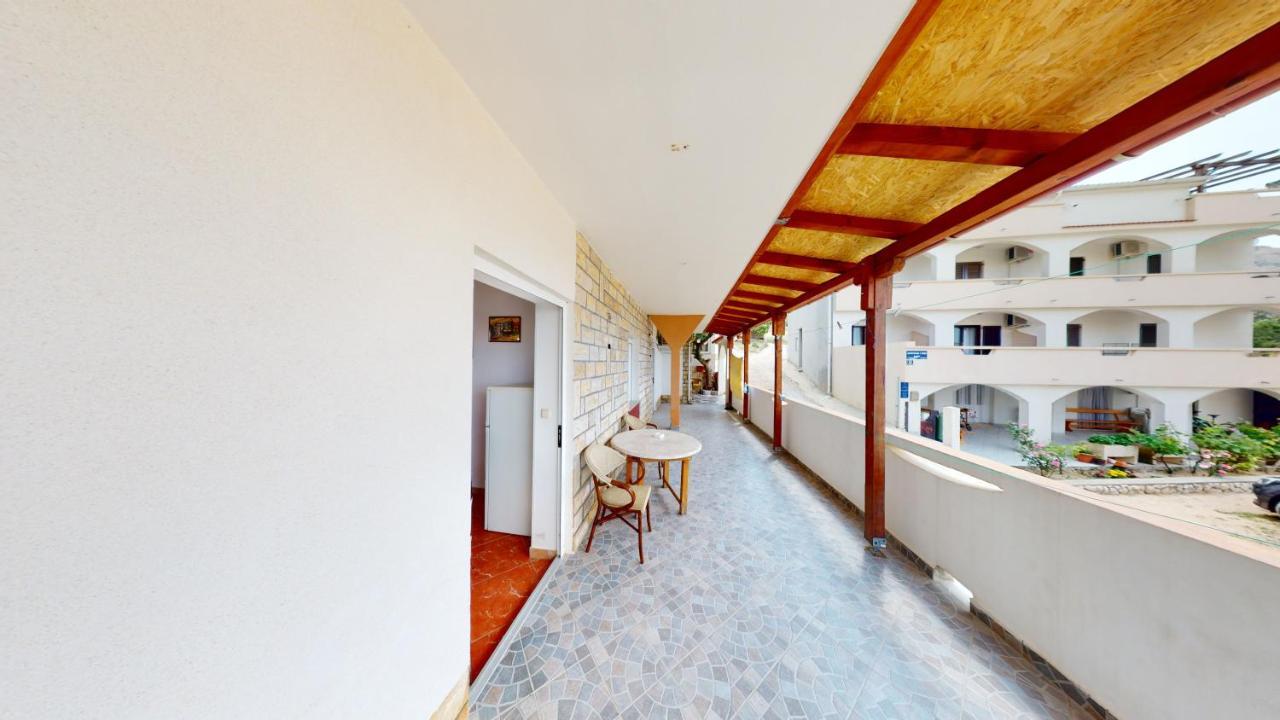 Jaska & Jelica House Apartments Metajna Exterior photo